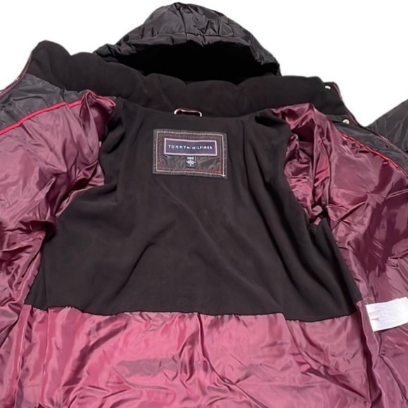 Tommy Hilfiger - Women’s Puffer Winter Jacket - Picture 4 of 7